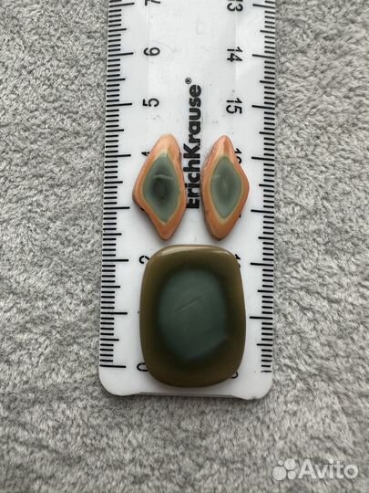 Яшма империал кабошоны