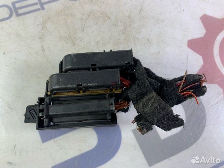 Блок предохранителей Audi A4 2010