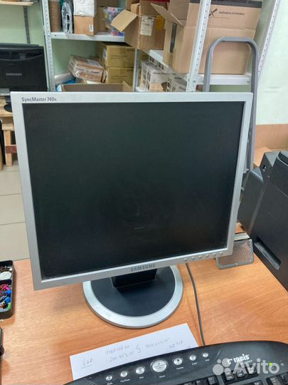 Мониторы 17 и 19 дюймов Samsung, Acer