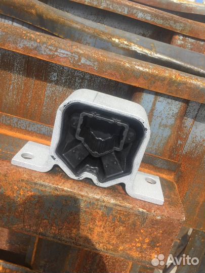 Правая опора двигателя Vesta,Largus,Xray,renault