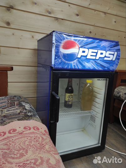 Мини холодильник Helkama со стеклянной дверью