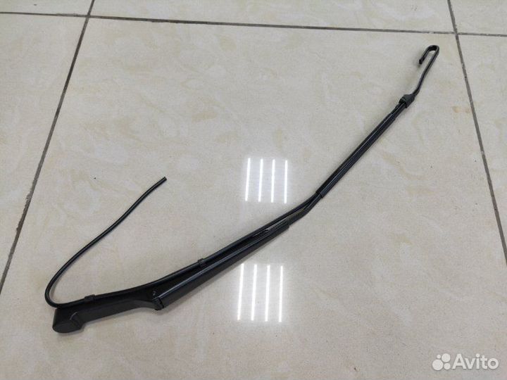 Рычаг стеклоочистителя передний правый