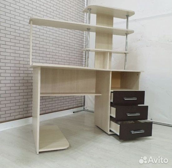 Стол компьютерный