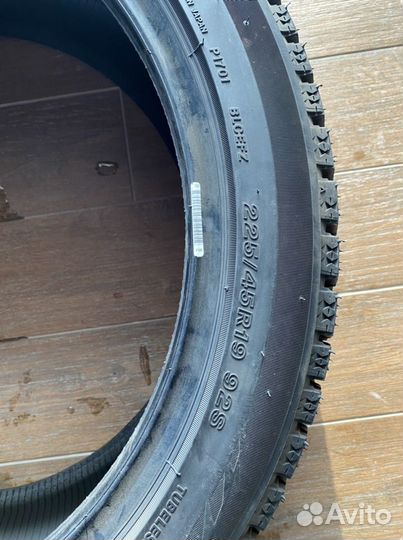 Bridgestone Blizzak Ice 225/45 R19