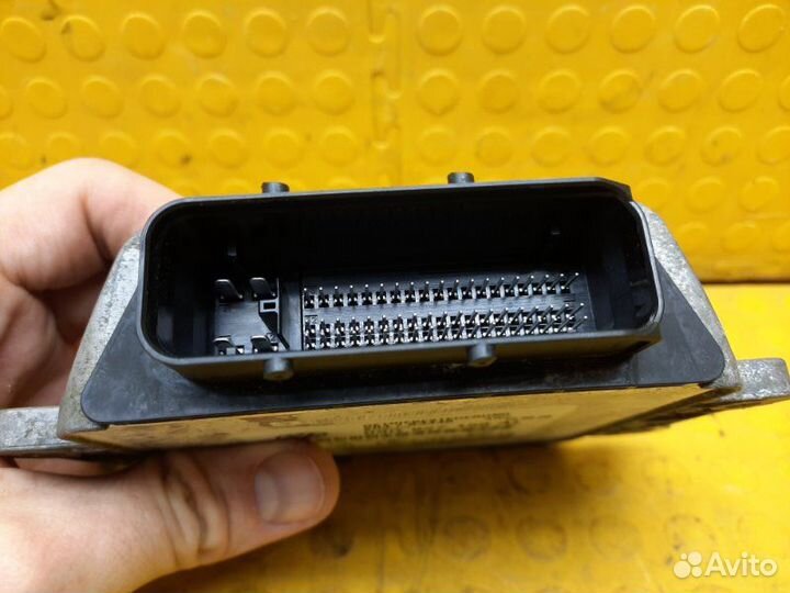 Блок управления АКПП Volkswagen Polo CWV 813497