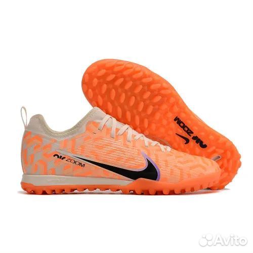 Футбольные бутсы сороконожки Nike