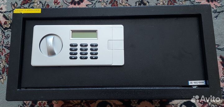 Сейф металлический