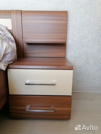 Спальный гарнитур