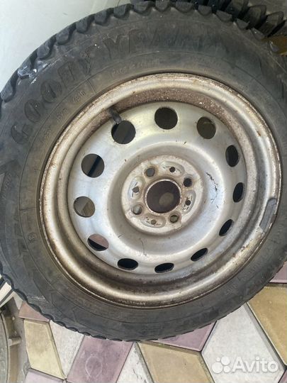 Goodyear Ultragrip Ice Arctic 165/65 R14 86