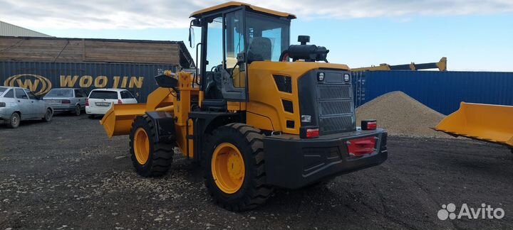 Фронтальный погрузчик BIZON 925, 2023