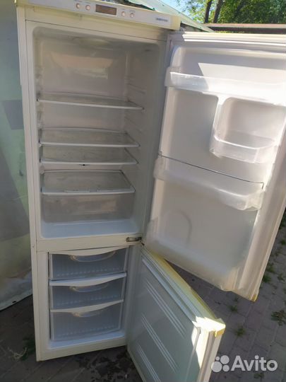 Холодильник samsung