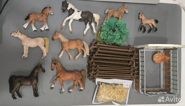 Фигурки лошадей шляйх