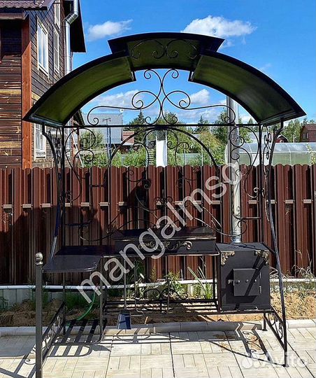 Мангал с крышей лофт