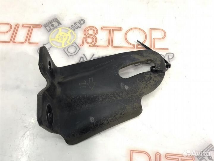 Крюк буксировочный Toyota prius ZVW30 2009-2011 3