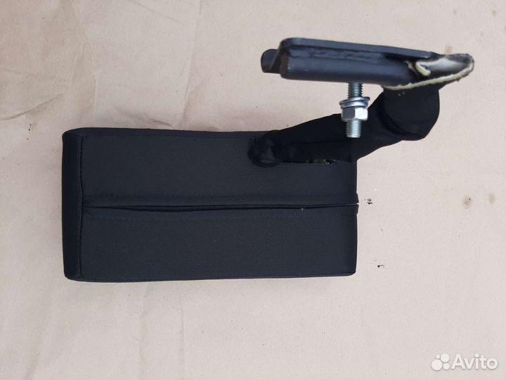 Подлокотник Ларгус, Логан