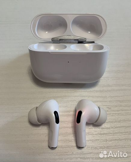 Беспроводные наушники AirPods Pro