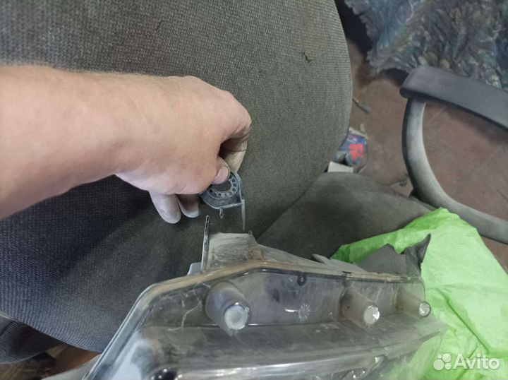 Фара правая renault sandero (2016)