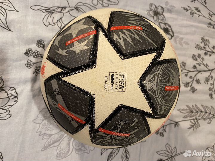 Футбольный мяч adidas лига чемпионов