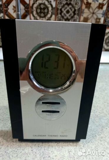 Радиоприемник с часами
