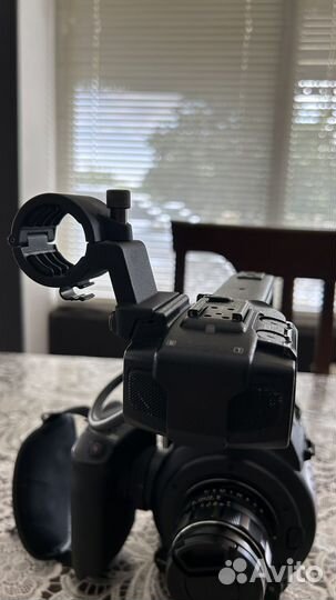 Видеокамера canon EOS C100 в коробочный комплект