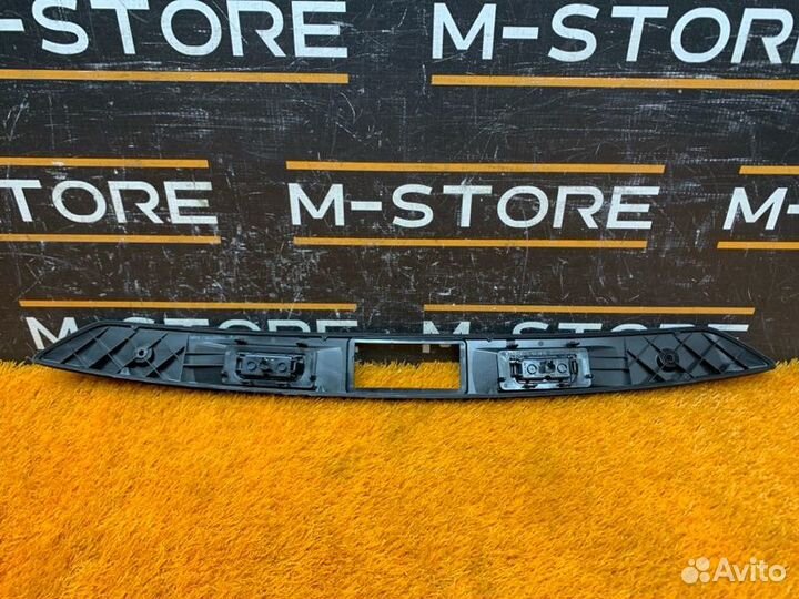 Накладка замка багажника Volkswagen Tiguan 5N cthd