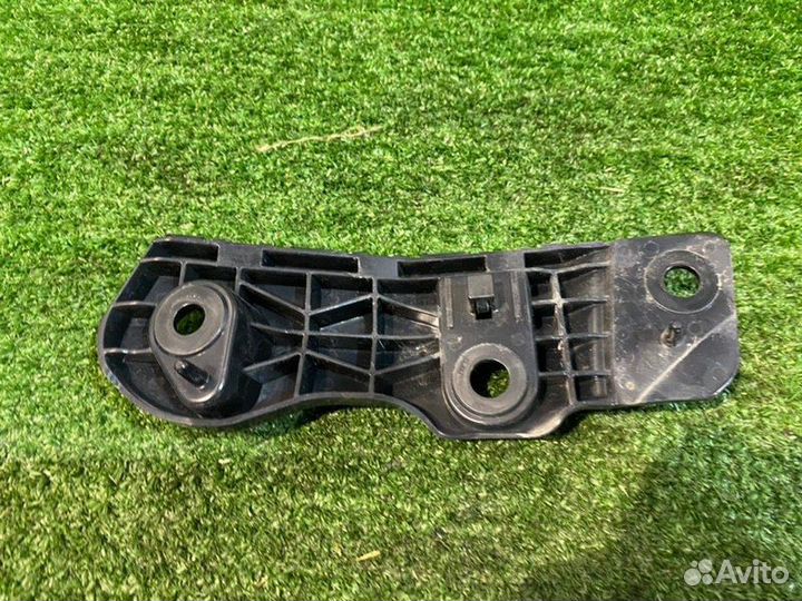 Крепление бампера (1) переднее правое Mazda Cx-5