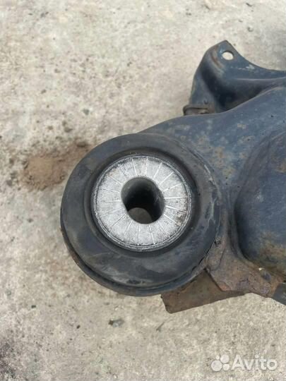 Подрамник передний 4B0399313DC