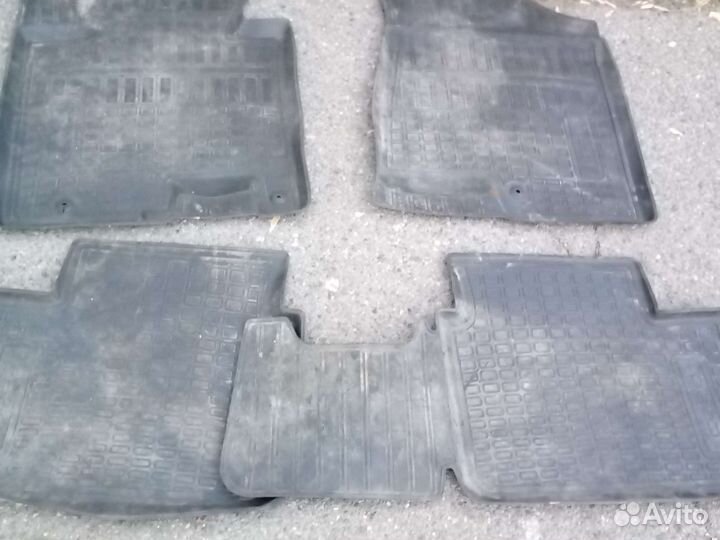 Автомобильные коврики резиновые