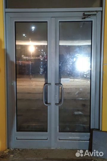 Дверь входная алюминиевая бу