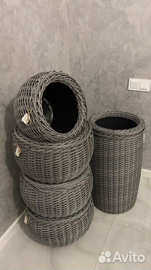 Кашпо из искусственного ротанга