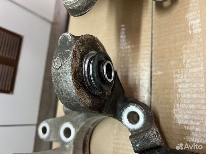 Кулак поворотный Ford Explorer 11