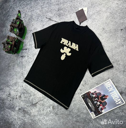 Футболка Prada