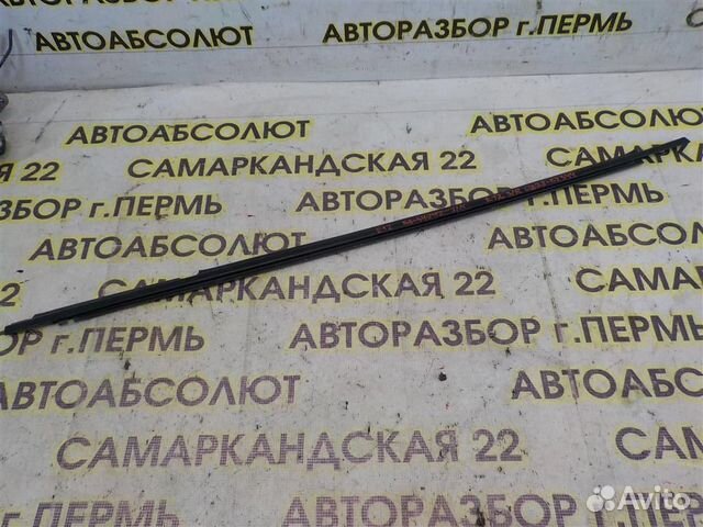 Накладка стекла заднего правого Toyota Corolla (E