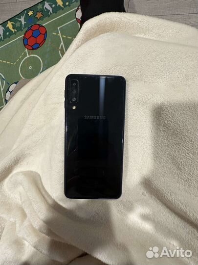 Телефон samsung A7 2018