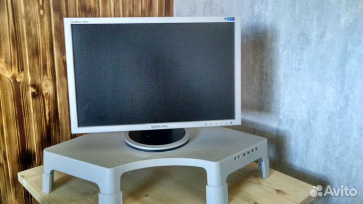 Монитор 20 дюймов