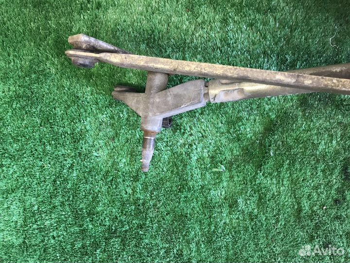 Трапеция стеклоочистителей с моторчиком