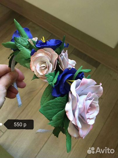 Ободок для волос с цветами