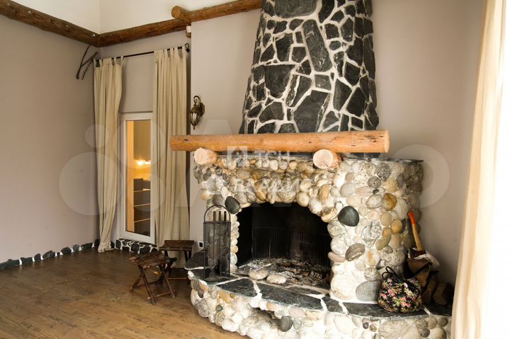 Дом 430 м² на участке 6 сот.