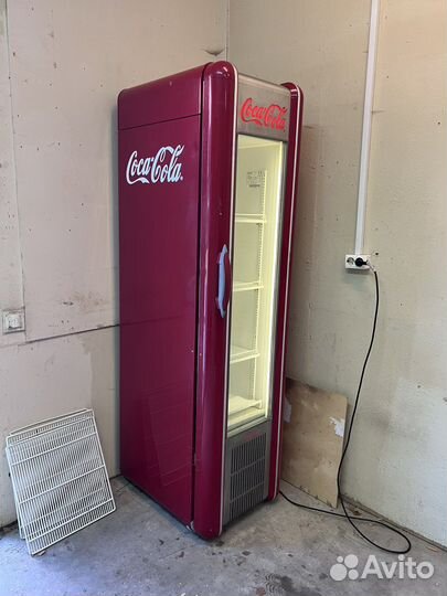 Ретро холодильник coca-cola
