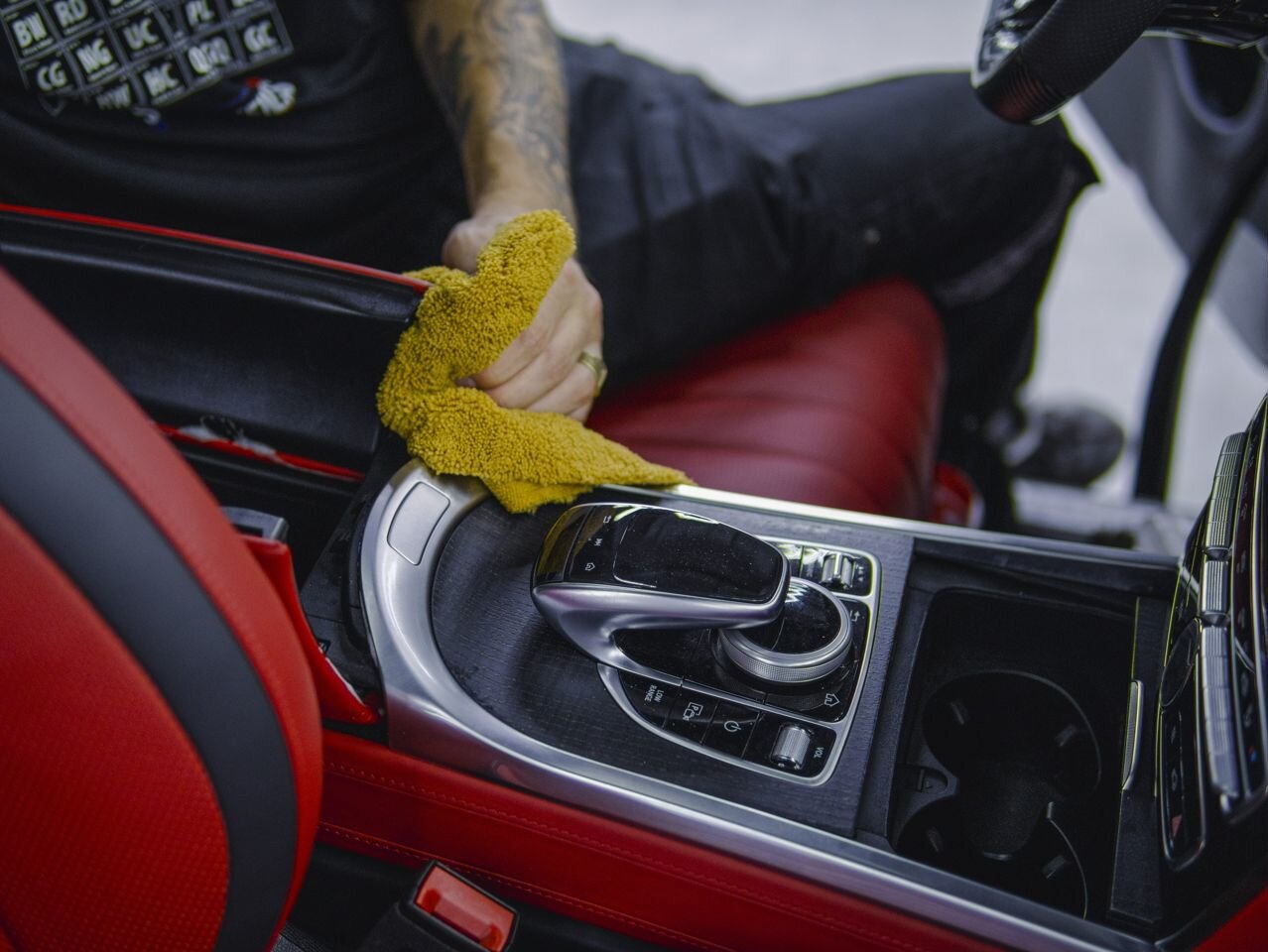 Профессиональный детейлинг: Комплексный уход для идеального состояния вашего автомобиля