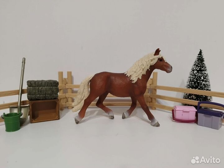 Фигурки лошадей schleich