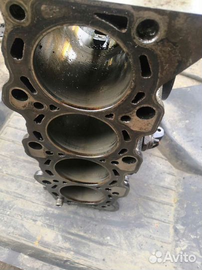 Блок двигателя Mitsubishi Carisma (DA) 1998