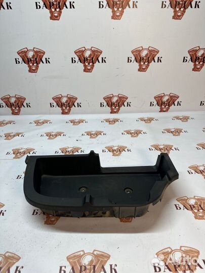 Карман багажника правый Toyota Avensis универсал