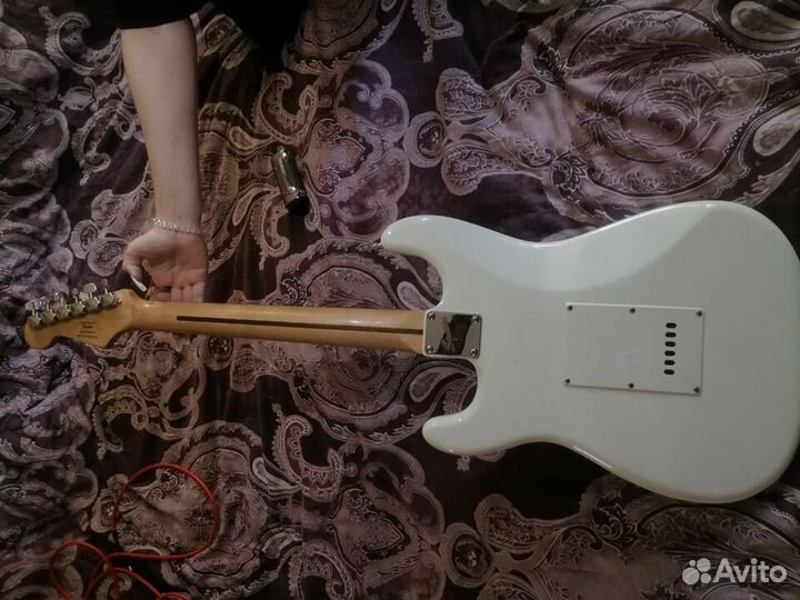 Электрогитара Fender squier bullet stratocaster