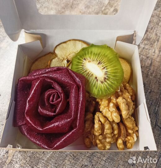 Подарочные наборы. Пастила, орехи, чай