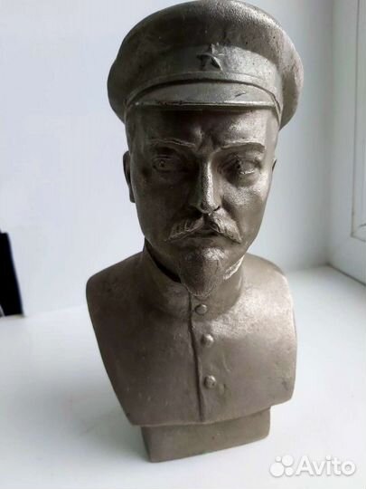 Бюст Ф.Э.Дзержинского