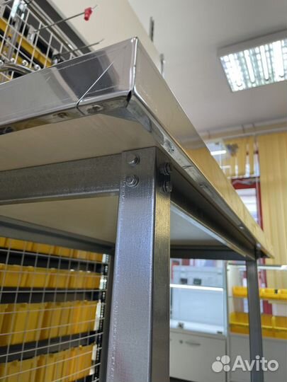 Стол из нержавеющей стали