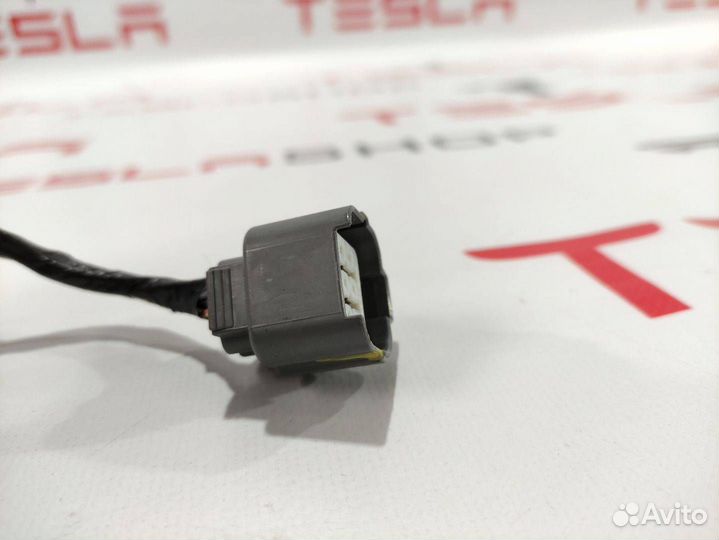 Разъем (фишка) проводки Tesla Model S 2015