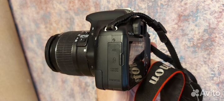 Зеркальный фотоаппарат Canon EOS 550D с 18-55