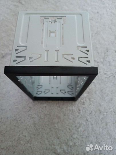 Рамка на автомагнитолу